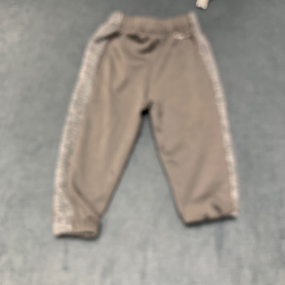 Nike Therma Fit Sweatpants Toddlers 24M Gray Swoosh Logo Fleece Lined Skinny Leg